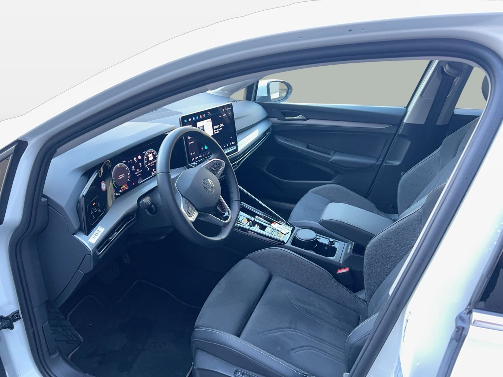 Fahrzeugabbildung Volkswagen Golf VIII 1.5 TSI DSG eHybrid Style