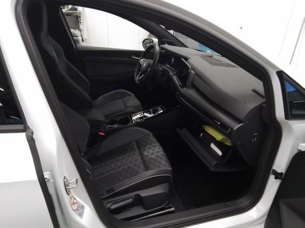 Fahrzeugabbildung Volkswagen Golf VIII Variant 2.0 TDI DSG R-line IQ.Light SD