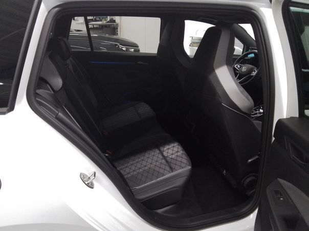 Fahrzeugabbildung Volkswagen Golf VIII Variant 2.0 TDI DSG R-line IQ.Light SD