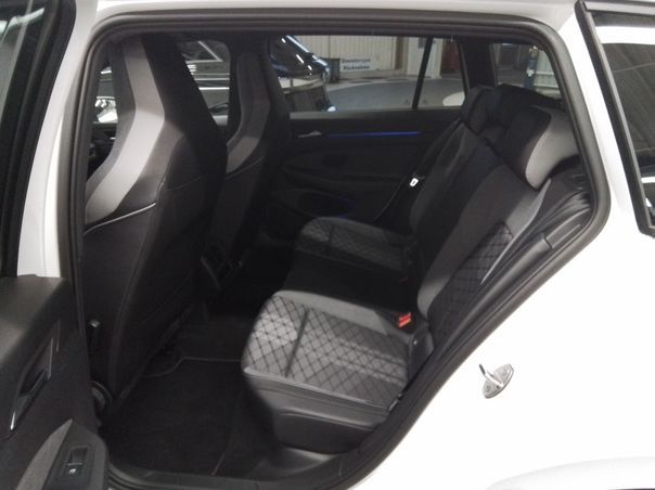 Fahrzeugabbildung Volkswagen Golf VIII Variant 2.0 TDI DSG R-line IQ.Light SD