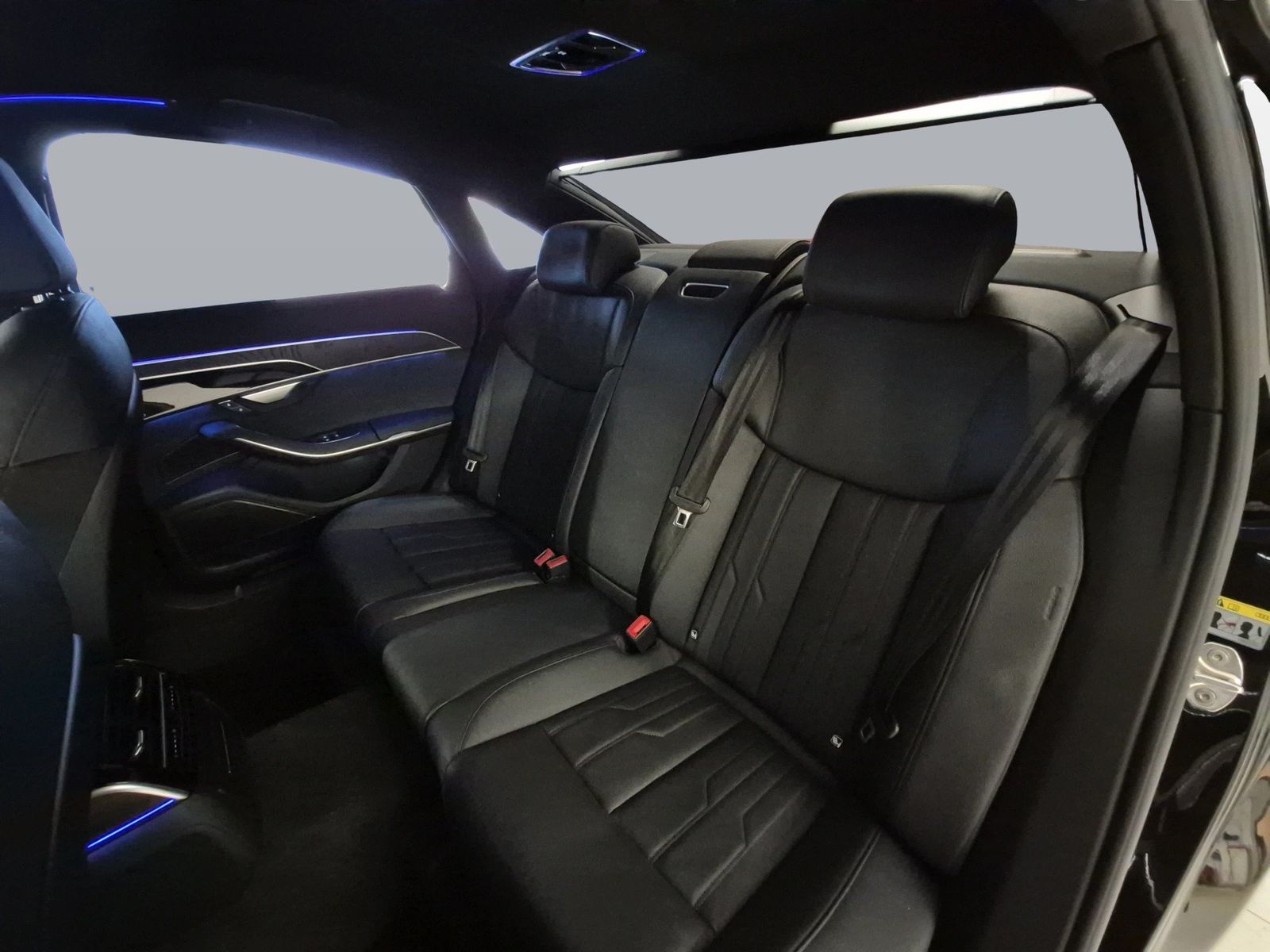Fahrzeugabbildung Audi A8 55 TFSI quattro tiptronic Matrix|HUD|Luft|ACC