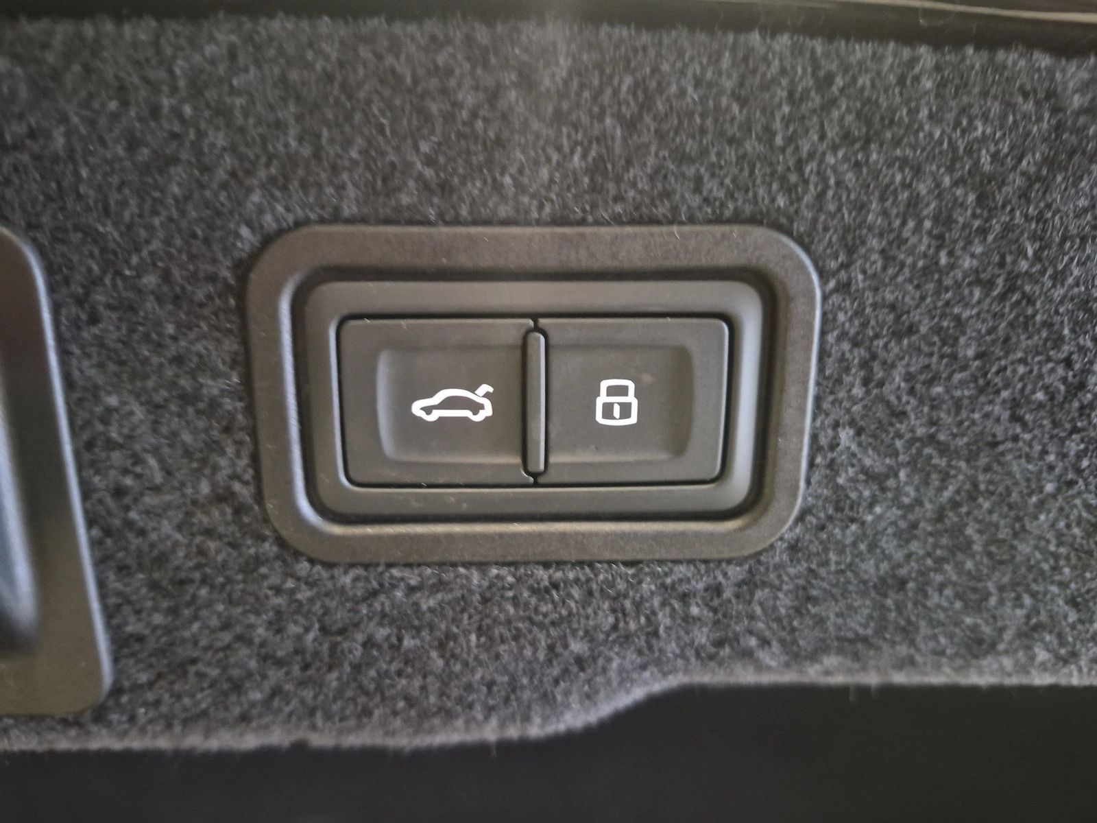 Fahrzeugabbildung Audi A8 55 TFSI quattro tiptronic Matrix|HUD|Luft|ACC