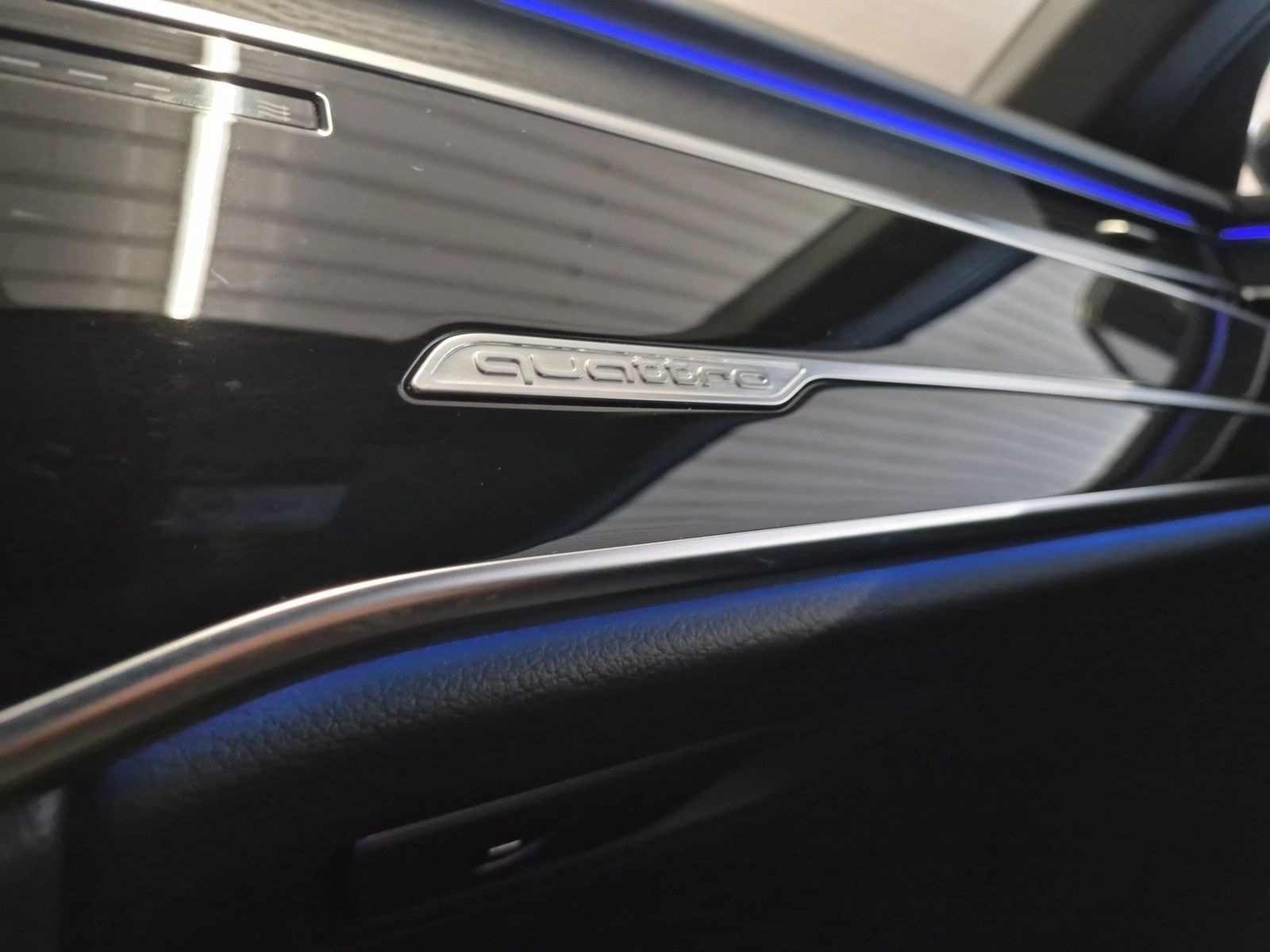 Fahrzeugabbildung Audi A8 55 TFSI quattro tiptronic Matrix|HUD|Luft|ACC