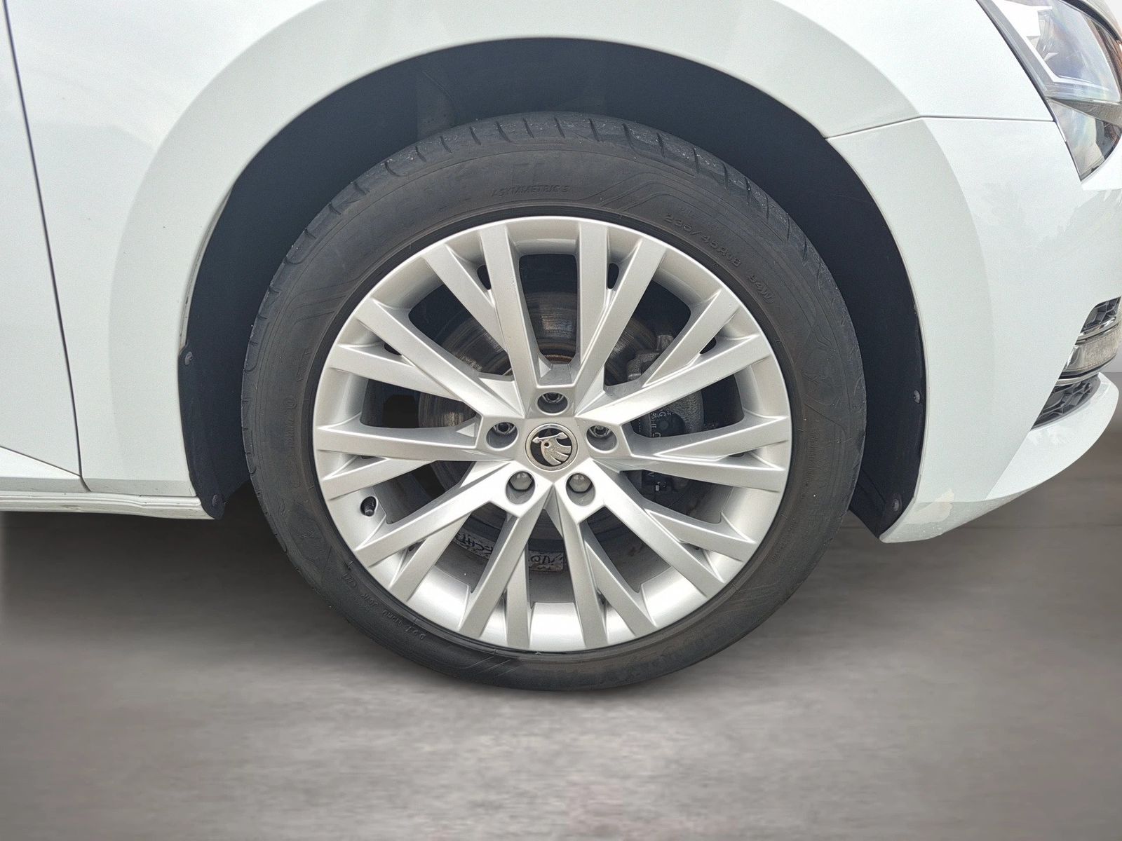 Fahrzeug autohaus mense Fahrzeugabbildung SKODA Superb Combi 2.0 TDI DSG Style |Pano|ACC|LED|LM
