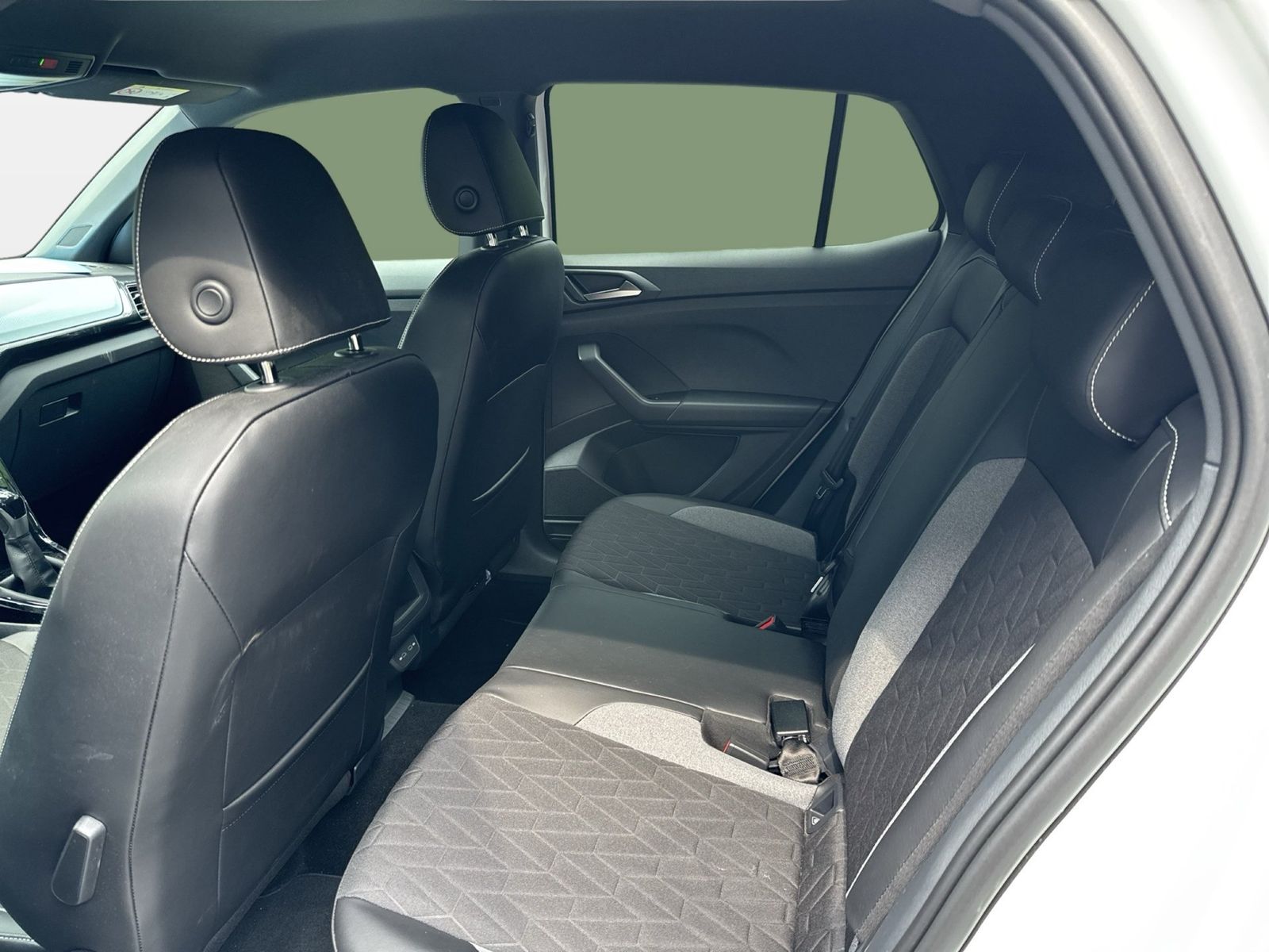 Fahrzeugabbildung Volkswagen T-Cross 1.0TSI Life Goal IQ.Light Matrix CarPlay