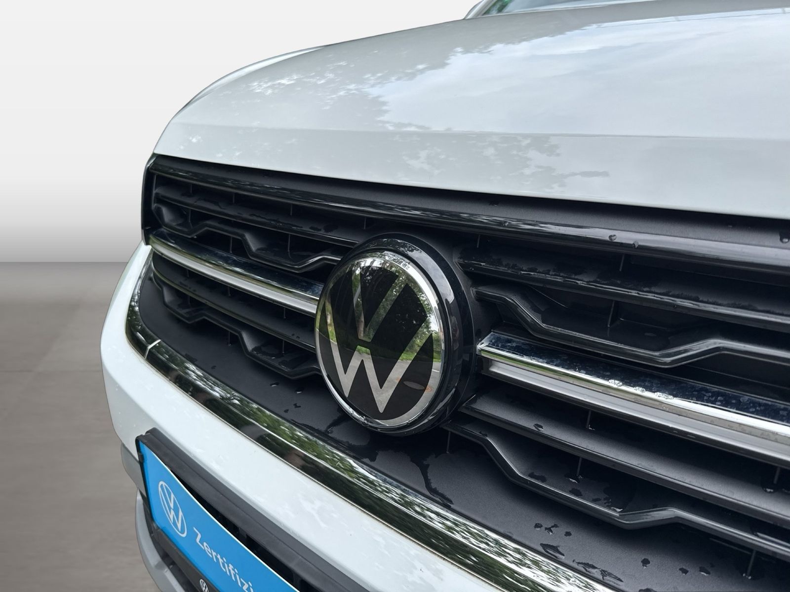 Fahrzeugabbildung Volkswagen T-Cross 1.0TSI Life Goal IQ.Light Matrix CarPlay