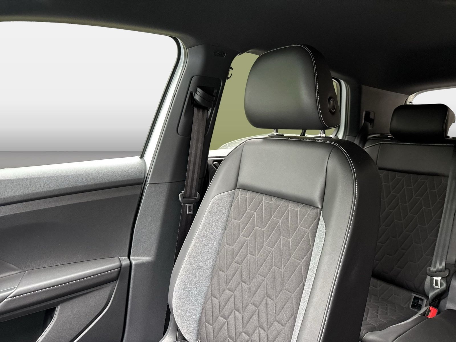 Fahrzeugabbildung Volkswagen T-Cross 1.0TSI Life Goal IQ.Light Matrix CarPlay