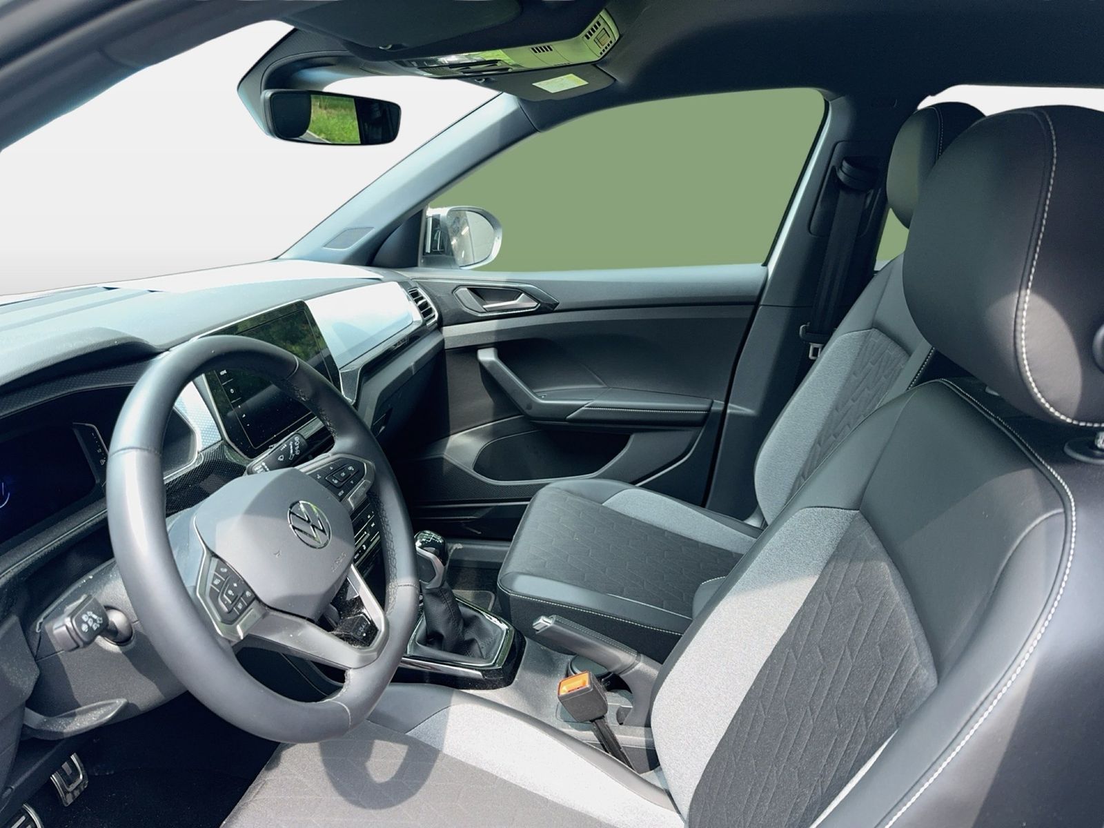 Fahrzeugabbildung Volkswagen T-Cross 1.0TSI Life Goal IQ.Light Matrix CarPlay