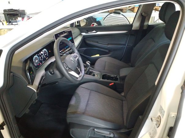 Fahrzeugabbildung Volkswagen Golf VIII 1.5 TSI Life IQ.Light Matrix CarPlay