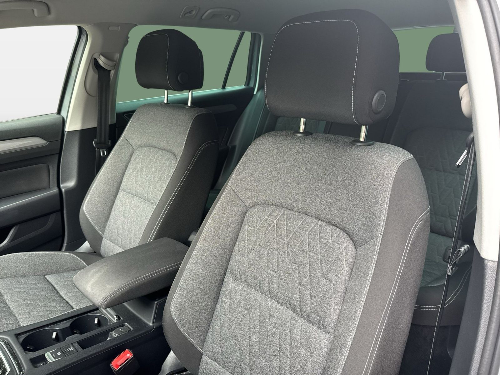 Fahrzeugabbildung Volkswagen Passat Variant 2.0 TDI DSG Business CarPlay