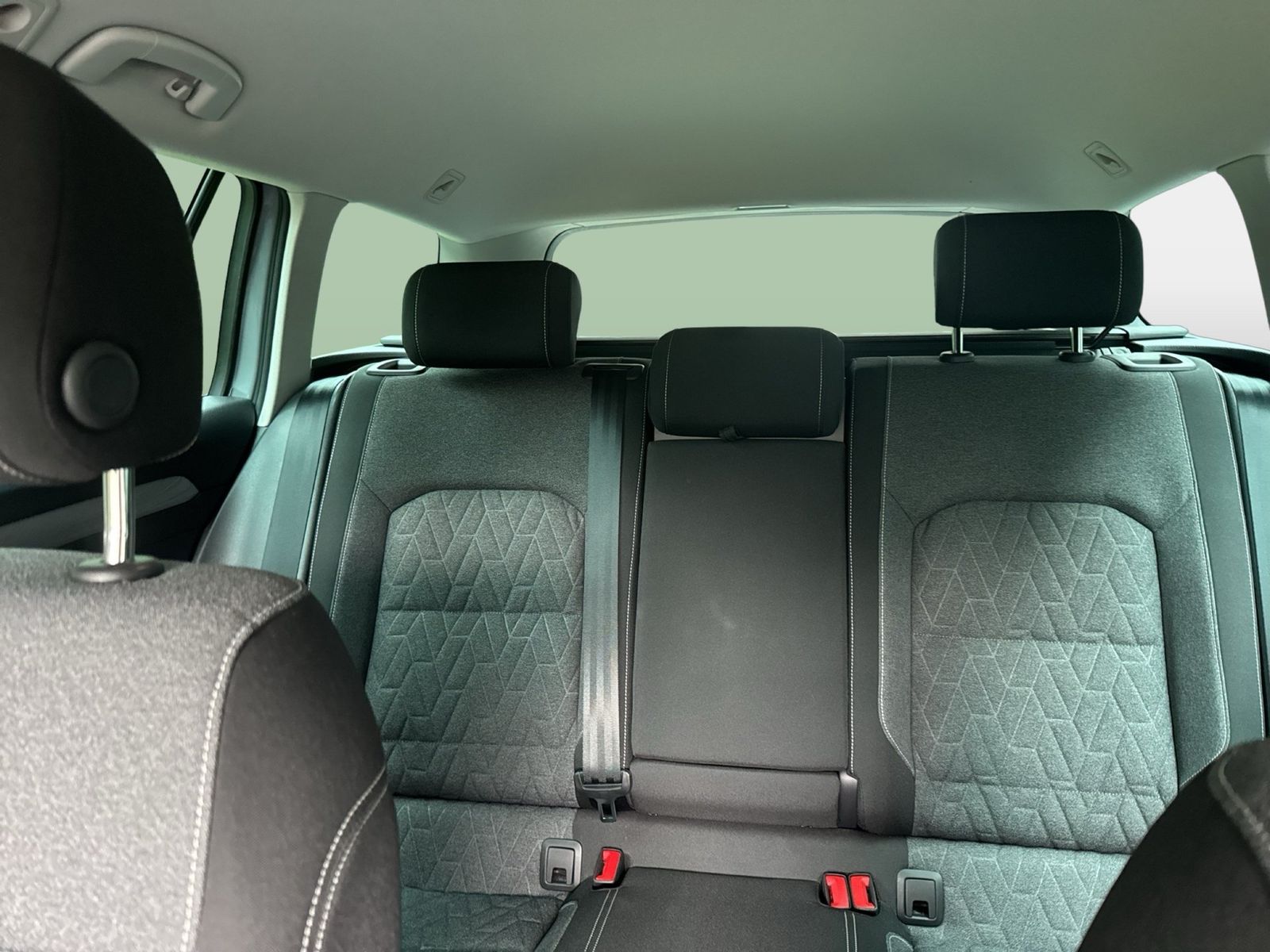 Fahrzeugabbildung Volkswagen Passat Variant 2.0 TDI DSG Business CarPlay