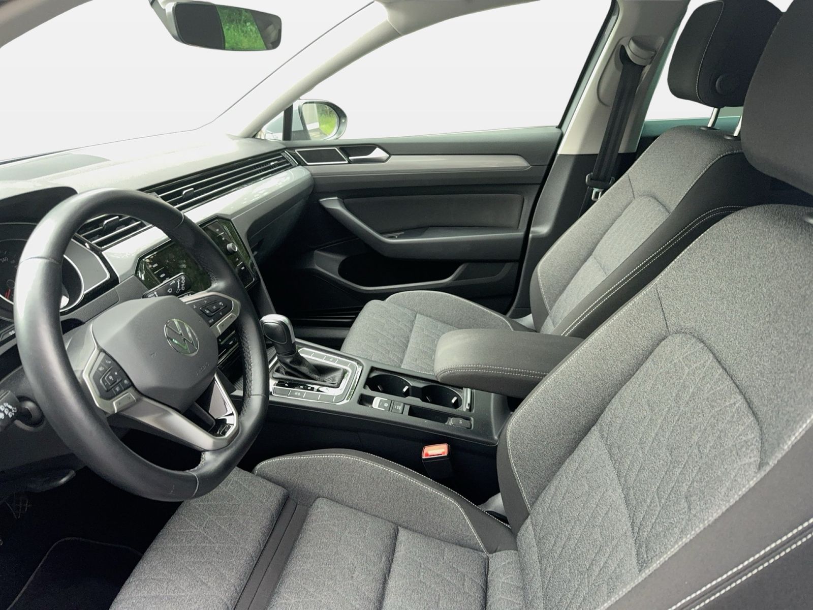 Fahrzeugabbildung Volkswagen Passat Variant 2.0 TDI DSG Business CarPlay