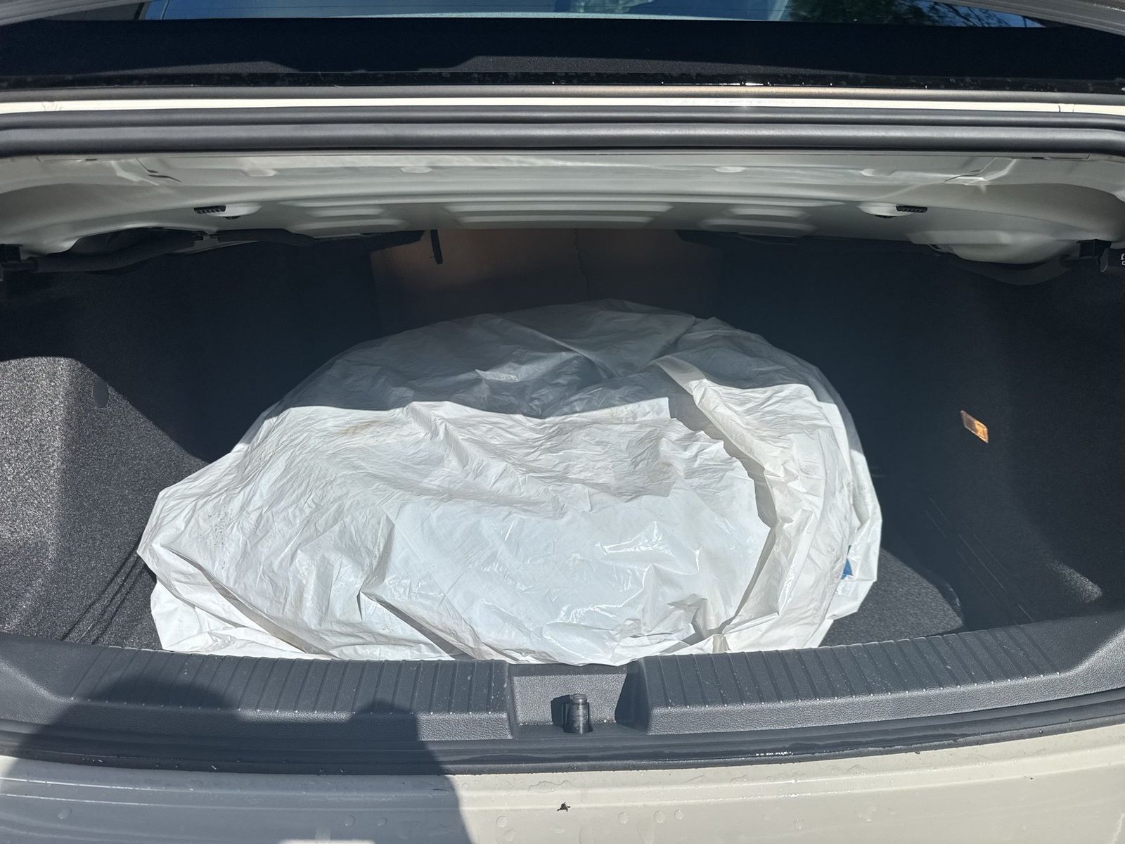Fahrzeugabbildung Volkswagen T-Roc Cabriolet 1.5 TSI DSG R-Line Karmann Editi