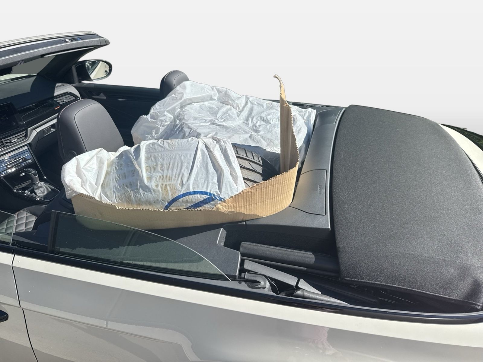 Fahrzeugabbildung Volkswagen T-Roc Cabriolet 1.5 TSI DSG R-Line Karmann Editi
