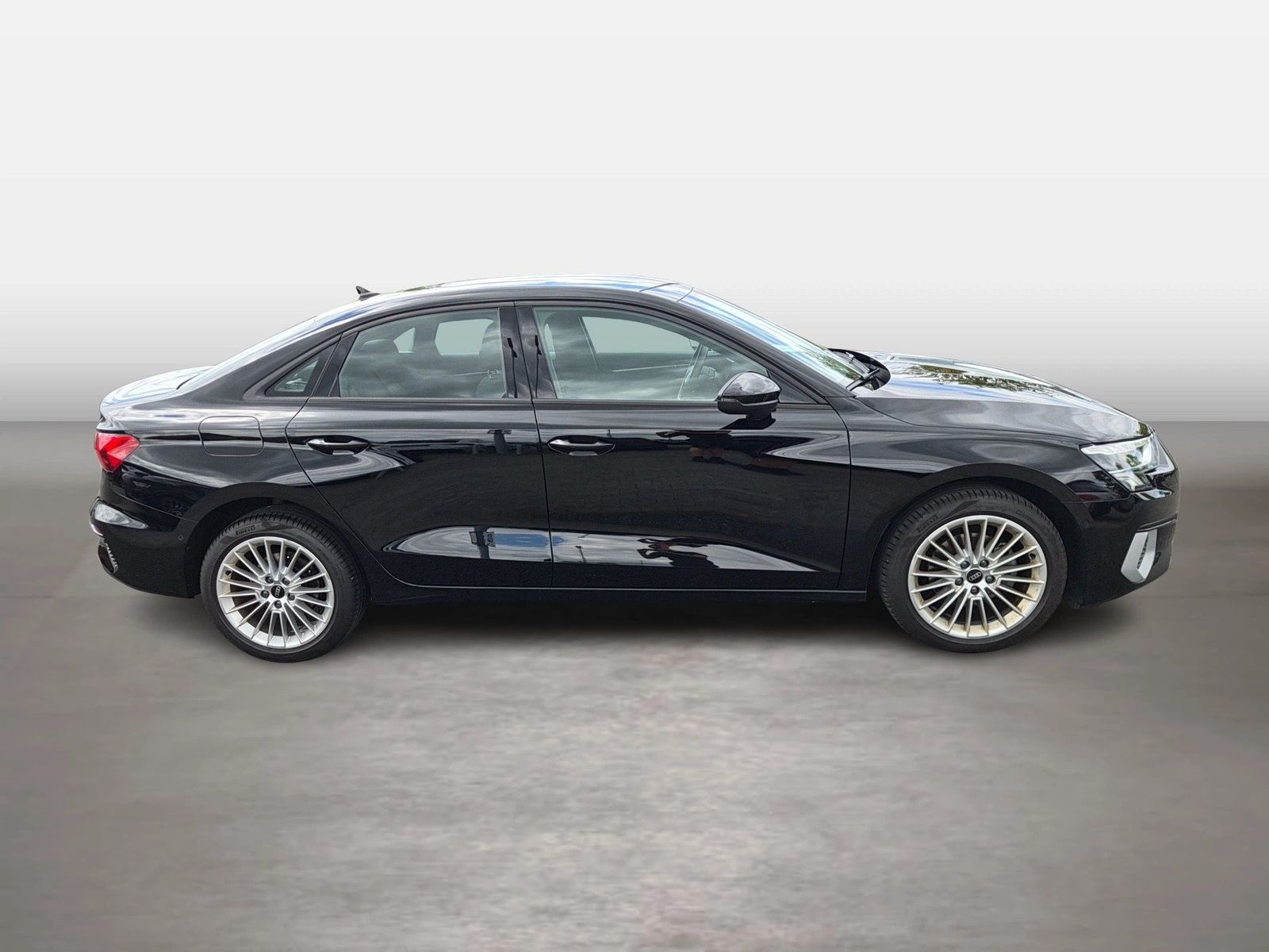 Fahrzeugabbildung Audi A3 Limousine 30 TDI S tronic Advanced ACC LED Na - mit KI generiert/bearbeitet