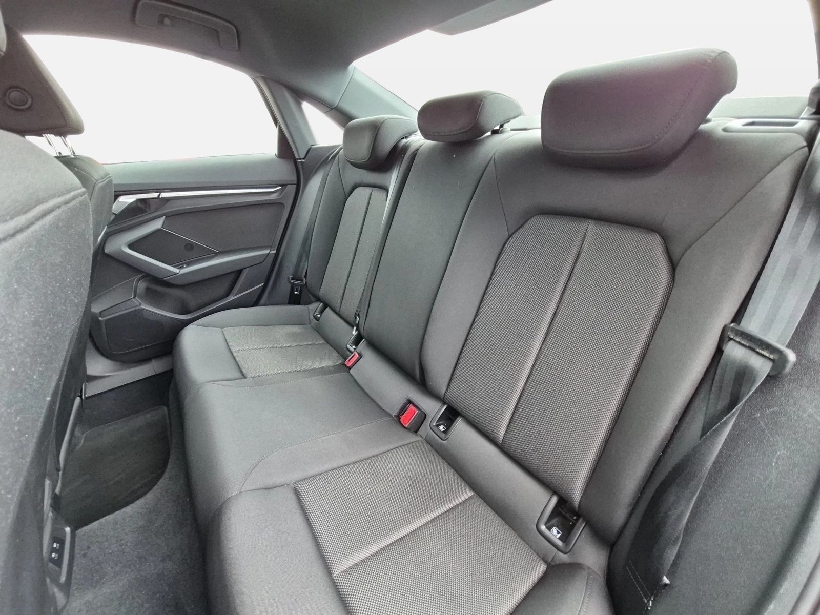 Fahrzeugabbildung Audi A3 Limousine 30 TDI S tronic Advanced ACC LED Na - mit KI generiert/bearbeitet