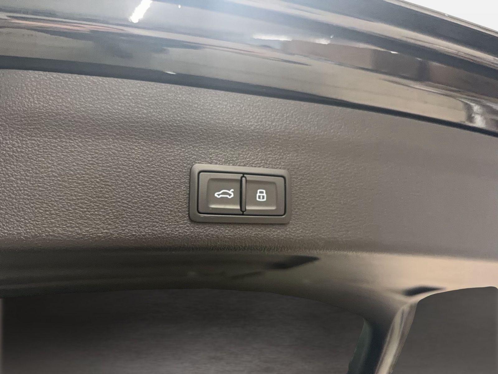 Fahrzeug autohaus mense Fahrzeugabbildung Audi A6 Avant 50 TFSI e quattro sport 2022 Matrix AHK
