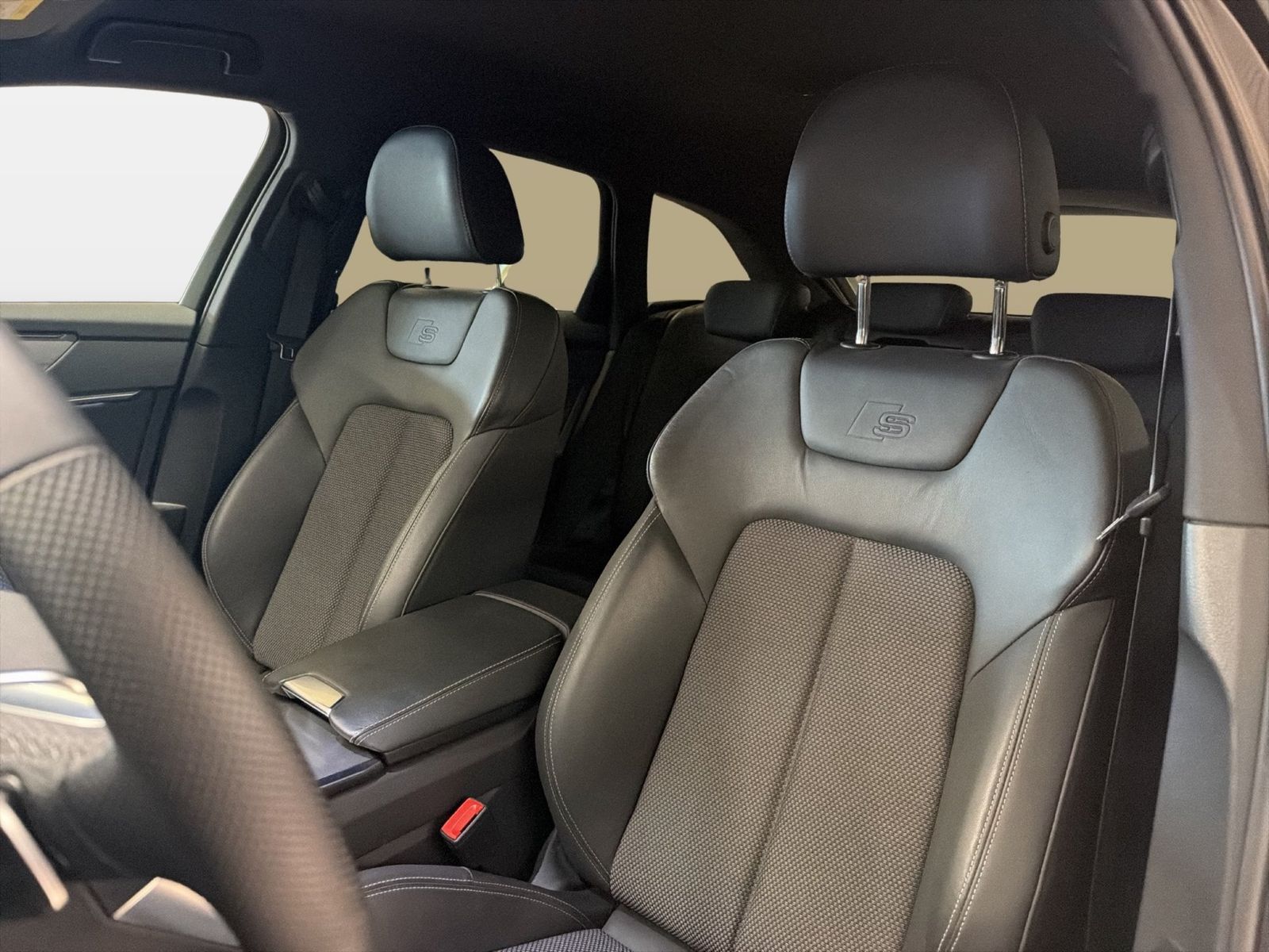 Fahrzeug autohaus mense Fahrzeugabbildung Audi A6 Avant 50 TFSI e quattro sport 2022 Matrix AHK