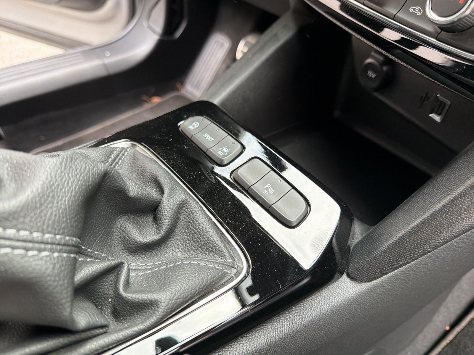 Fahrzeug autohaus mense Fahrzeugabbildung Opel Mokka 1.2 Turbo GS Line LED Navi Fernlichtass. - mit KI generiert/bearbeitet