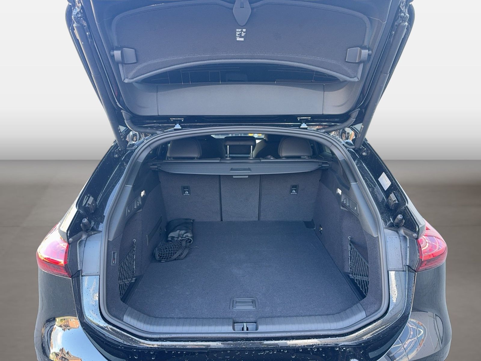 Fahrzeugabbildung Audi A6 Avant e-tron quattro 315 kW Matrix - mit KI generiert/bearbeitet