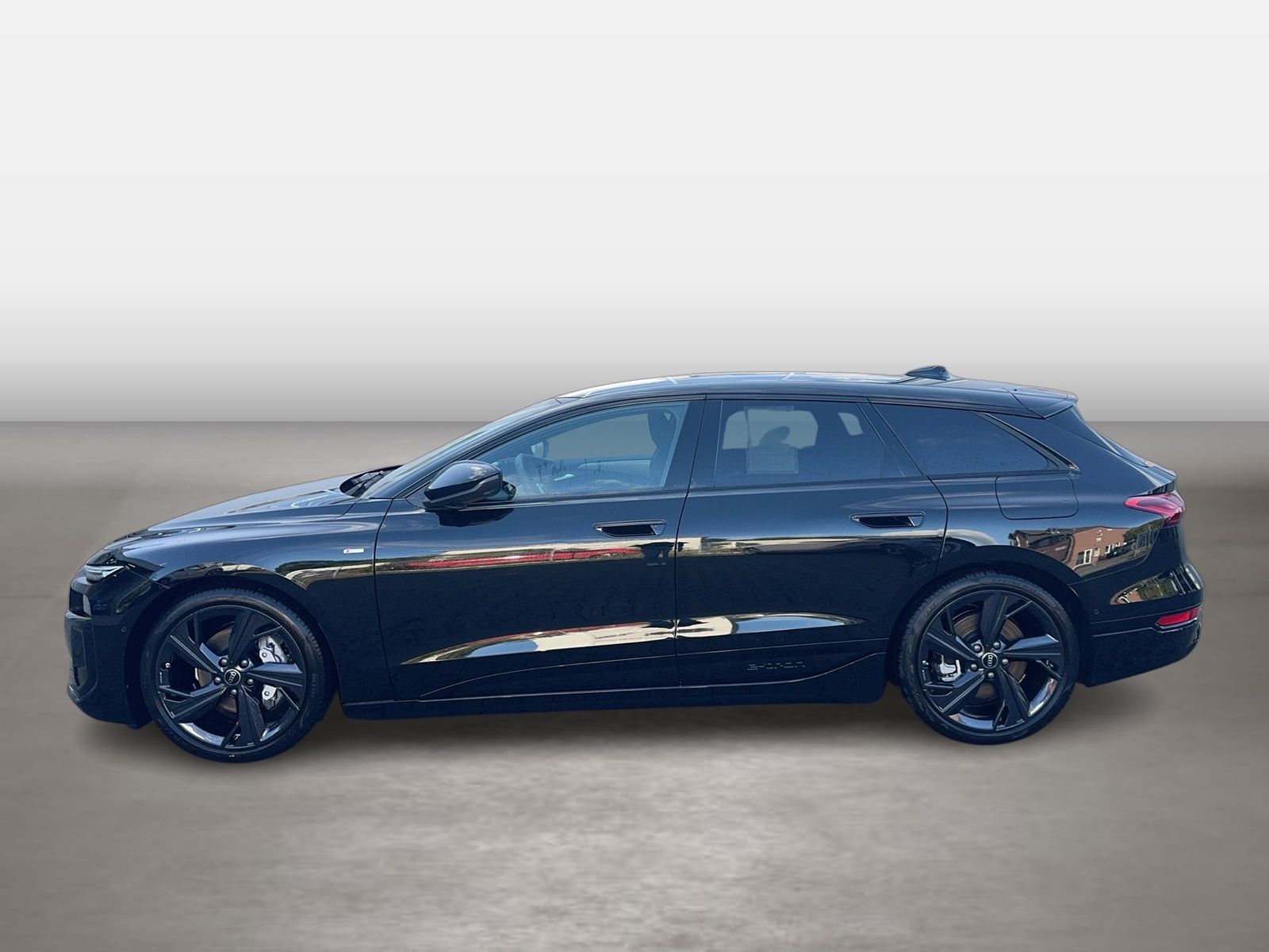 Fahrzeugabbildung Audi A6 Avant e-tron quattro 315 kW Matrix - mit KI generiert/bearbeitet
