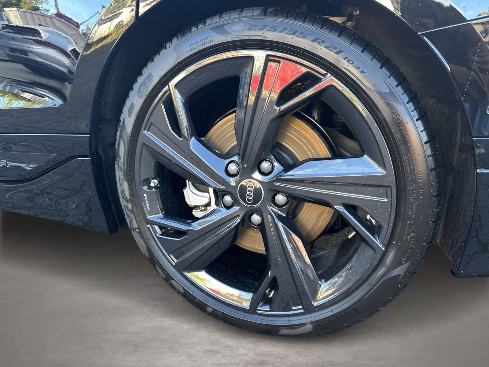 Fahrzeugabbildung Audi A6 Avant e-tron quattro 315 kW Matrix - mit KI generiert/bearbeitet
