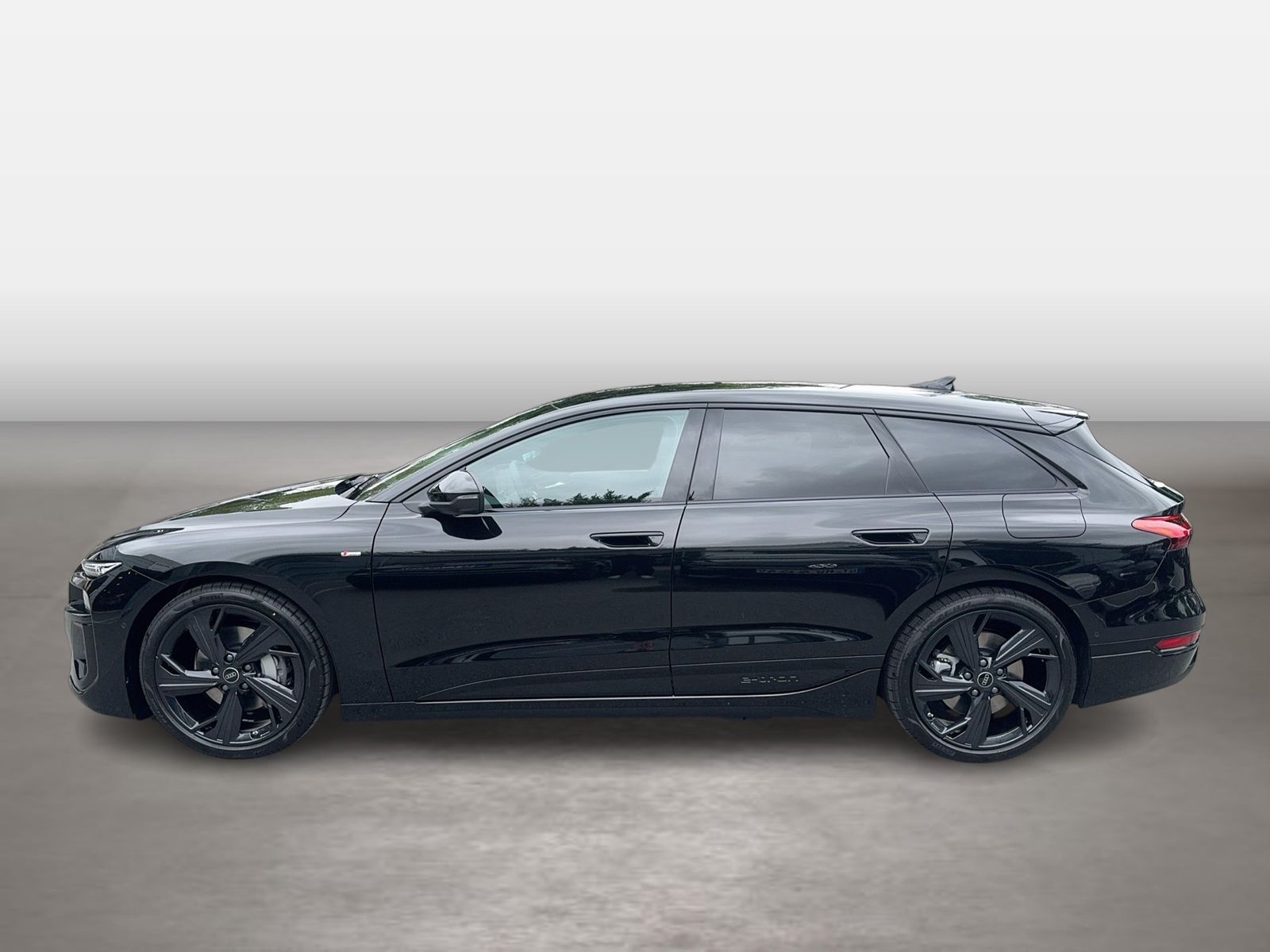 Fahrzeugabbildung Audi A6 Avant e-tron quattro 315 kW Matrix - mit KI generiert/bearbeitet