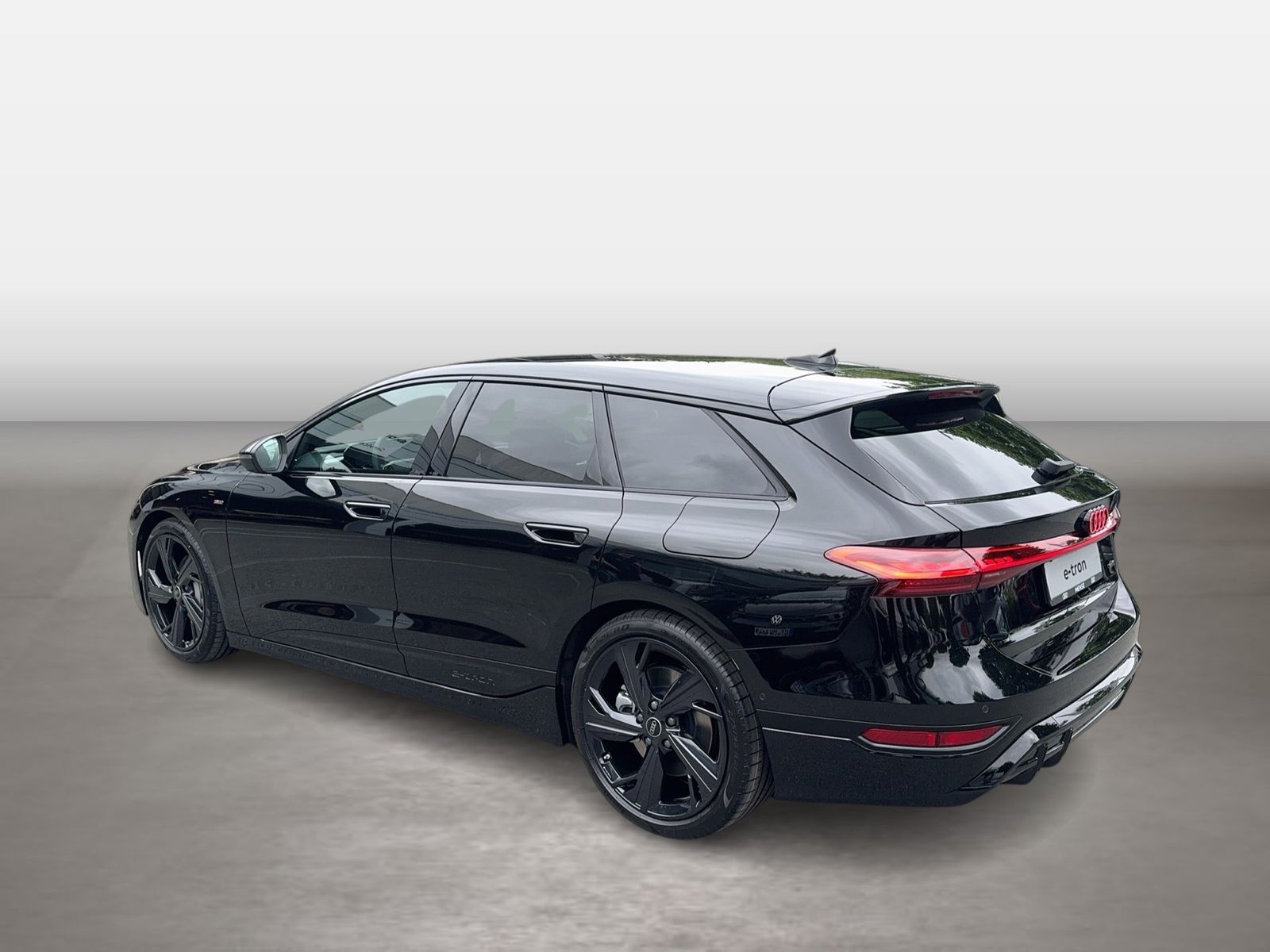 Fahrzeugabbildung Audi A6 Avant e-tron quattro 315 kW Matrix - mit KI generiert/bearbeitet