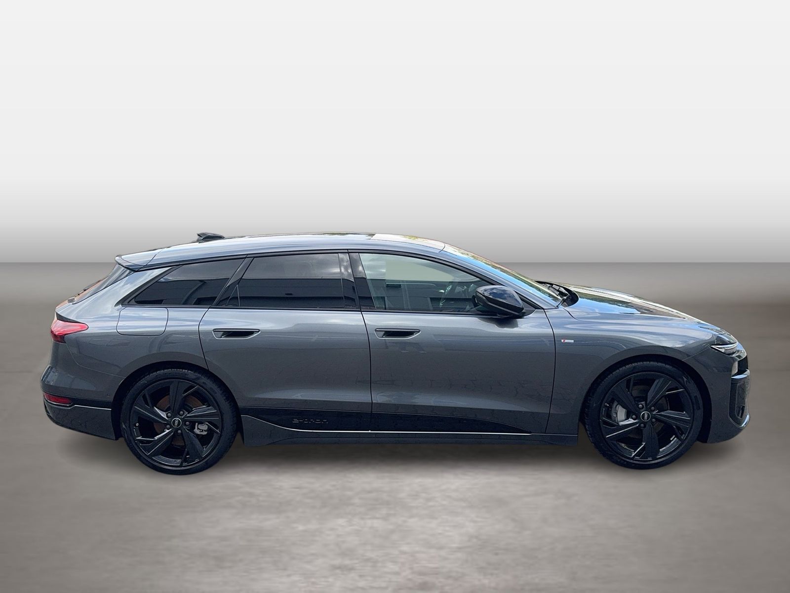 Fahrzeugabbildung Audi A6 Avant e-tron quattro 315 kW Matrix - mit KI generiert/bearbeitet