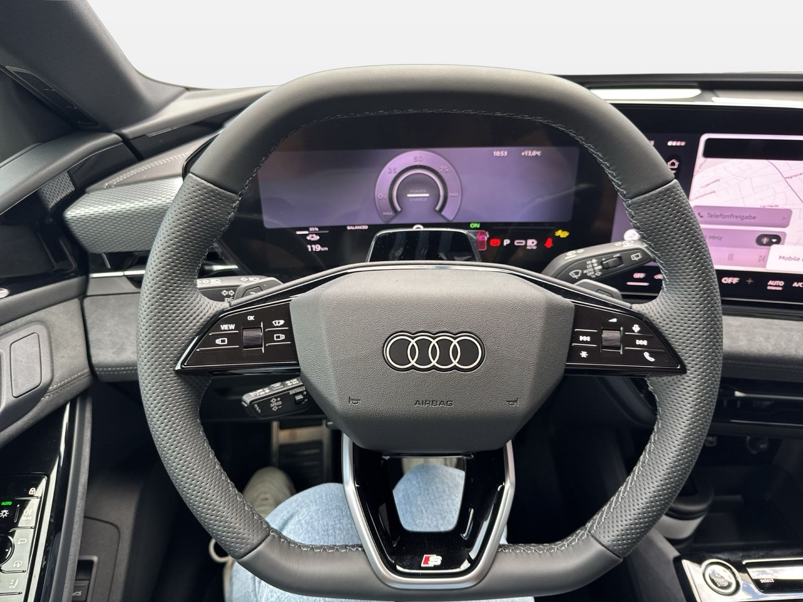 Fahrzeugabbildung Audi A6 Avant e-tron quattro 315 kW Matrix - mit KI generiert/bearbeitet