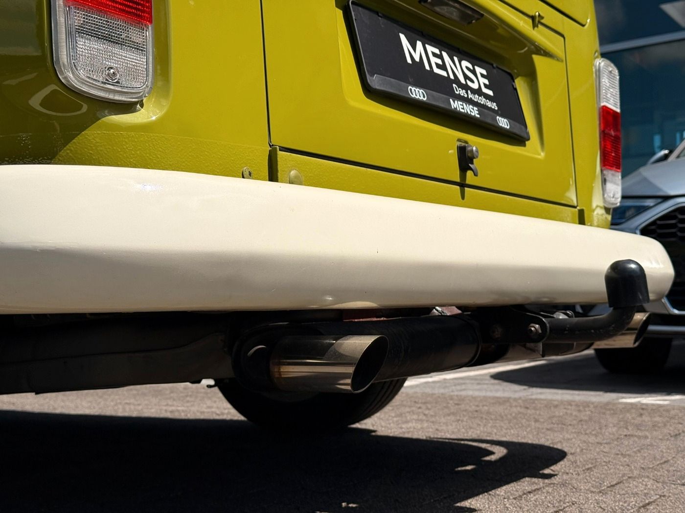 Fahrzeug autohaus mense Fahrzeugabbildung Volkswagen T2 Camper Restaurierung - mit KI generiert/bearbeitet