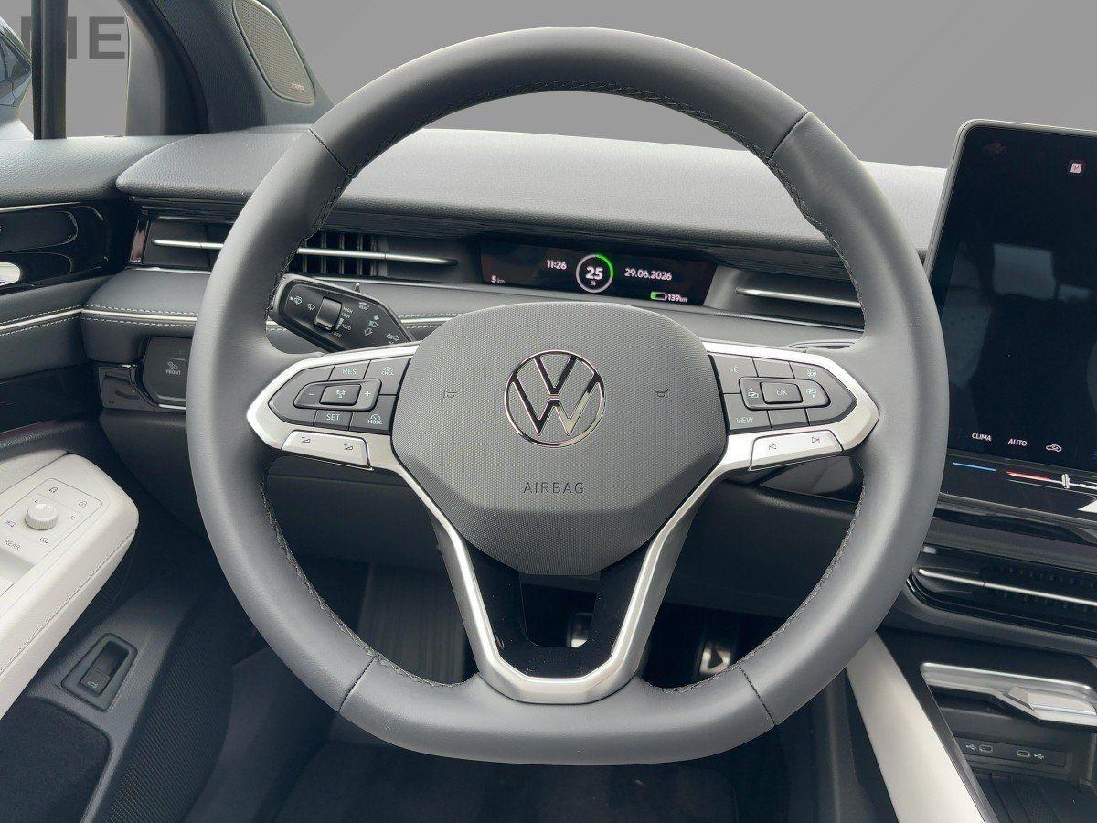 Fahrzeug autohaus mense Fahrzeugabbildung Volkswagen ID.7 Tourer Pro S 86 kWh 1-Gang-Automatik AHK Pa - mit KI generiert/bearbeitet