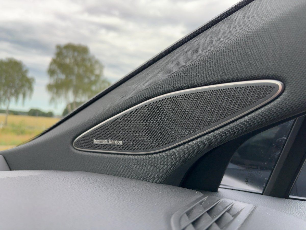 Fahrzeug autohaus mense Fahrzeugabbildung Volkswagen ID.7 Tourer Pro S 86 kWh 1-Gang-Automatik AHK Pa - mit KI generiert/bearbeitet