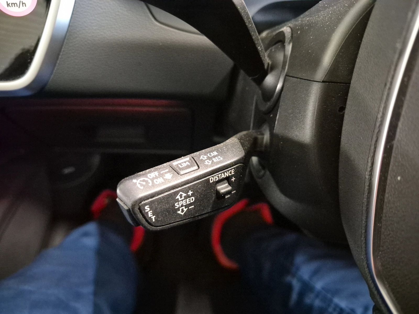 Fahrzeugabbildung Audi A6 Avant 50 TFSI e quattro Matrix AHK - mit KI generiert/bearbeitet