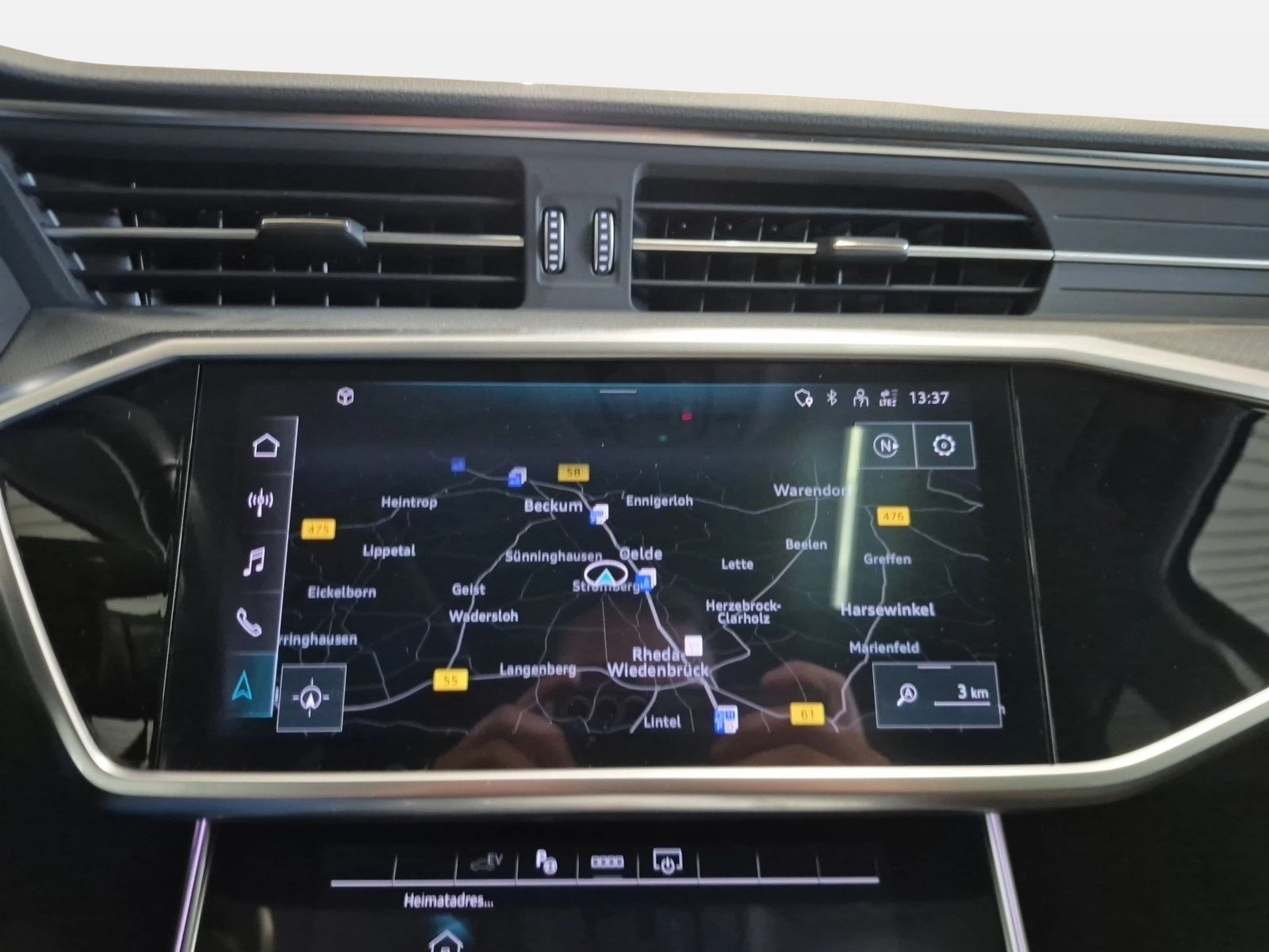 Fahrzeugabbildung Audi A6 Avant 50 TFSI e quattro Matrix AHK - mit KI generiert/bearbeitet