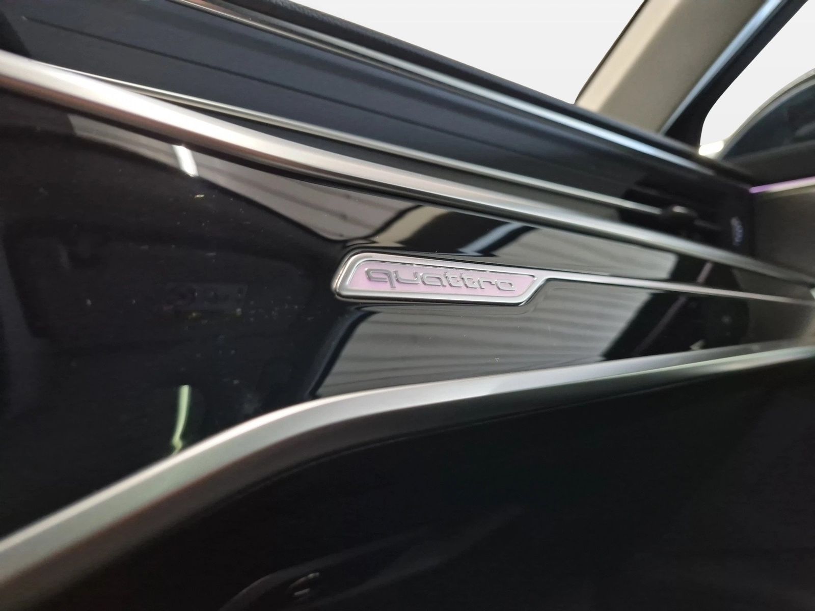 Fahrzeugabbildung Audi A6 Avant 50 TFSI e quattro Matrix AHK - mit KI generiert/bearbeitet