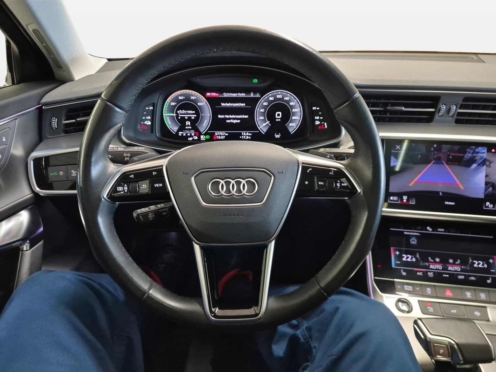 Fahrzeugabbildung Audi A6 Avant 50 TFSI e quattro Matrix AHK - mit KI generiert/bearbeitet