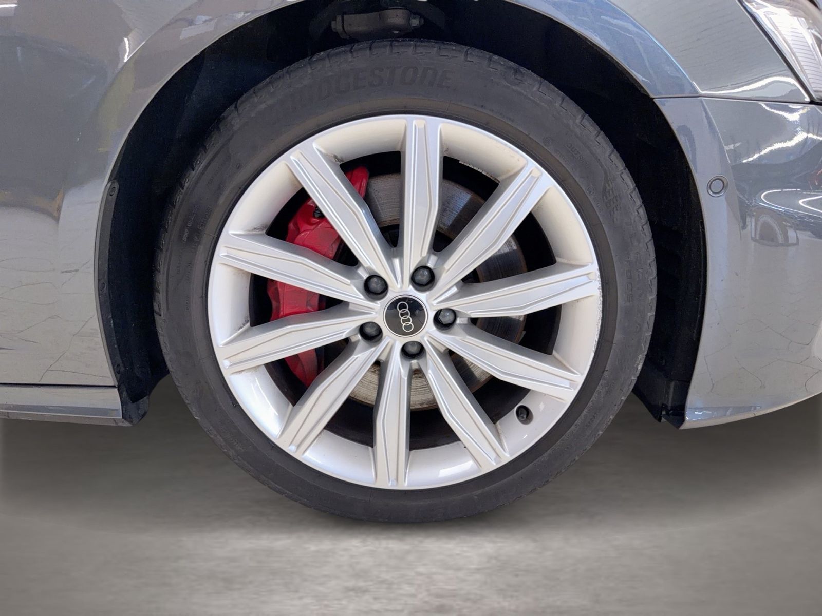 Fahrzeugabbildung Audi A6 Avant TFSI e Sport 55 TFSIe S-tronic S line S - mit KI generiert/bearbeitet