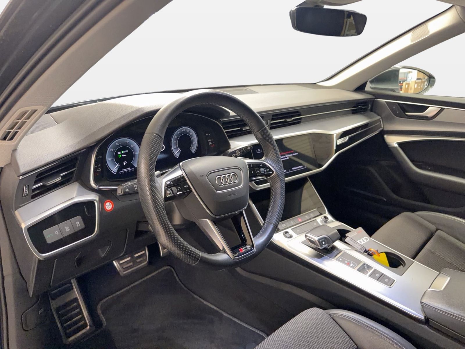 Fahrzeugabbildung Audi A6 Avant TFSI e Sport 55 TFSIe S-tronic S line S - mit KI generiert/bearbeitet