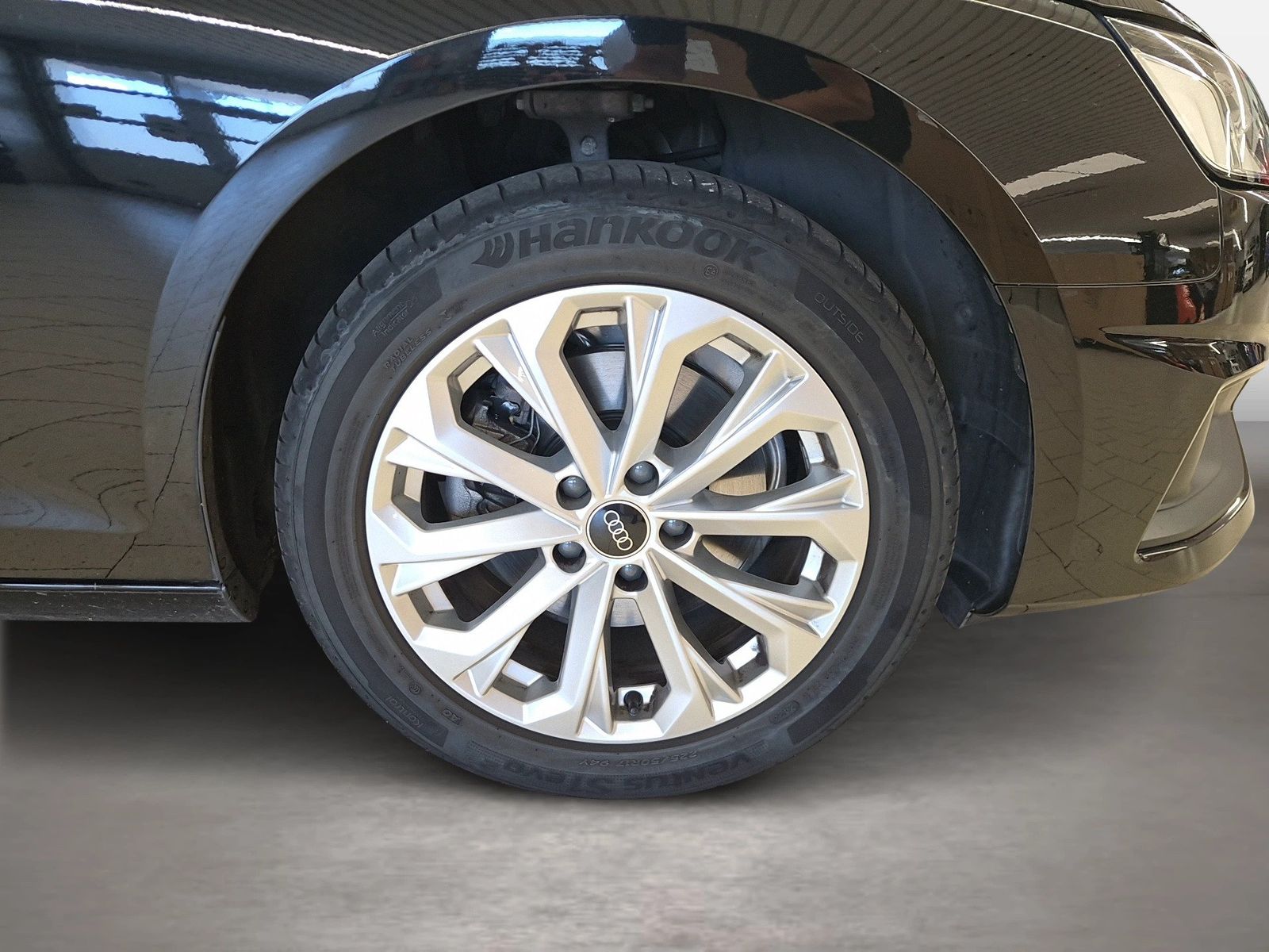 Fahrzeugabbildung Audi A4 Avant 35 TDI S tronic S line ACC Navi Kamera - mit KI generiert/bearbeitet