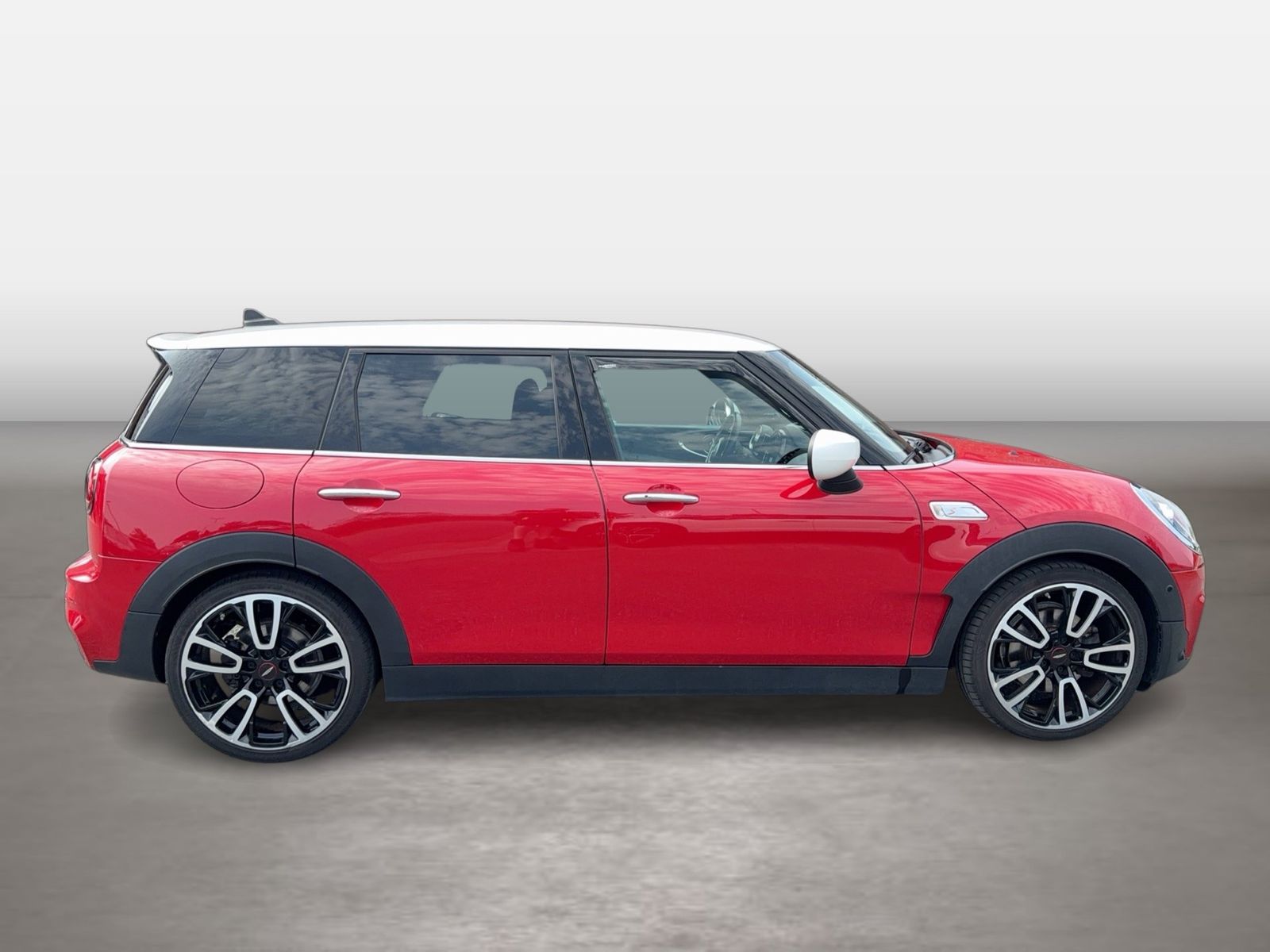 Fahrzeugabbildung MINI Cooper S Clubman All 4 AHK HUD Navi Facelift PDC - mit KI generiert/bearbeitet