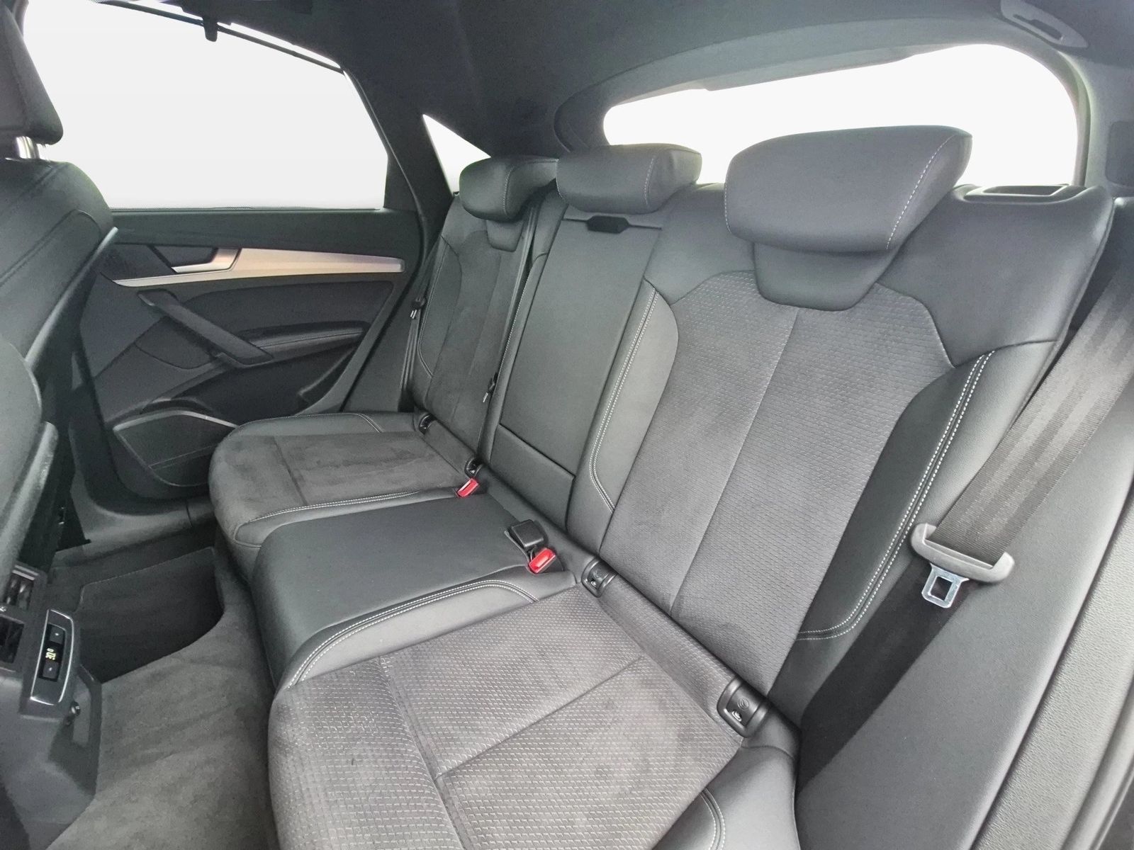 Fahrzeug autohaus mense Fahrzeugabbildung Audi SQ5 Sportback Matrix AHK LM