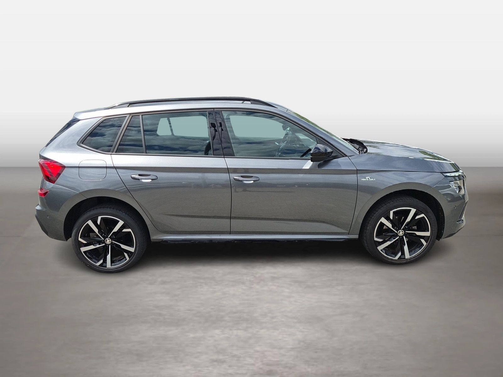 Fahrzeugabbildung SKODA Kamiq Monte Carlo 1.5l TSI 110kW 7-Gang-DSG Matr - mit KI generiert/bearbeitet