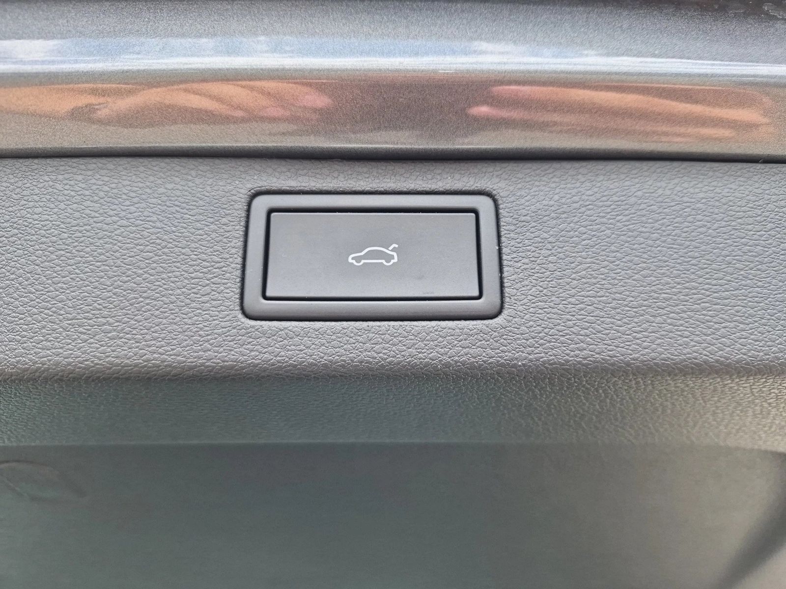 Fahrzeugabbildung SKODA Kamiq Monte Carlo 1.5l TSI 110kW 7-Gang-DSG Matr - mit KI generiert/bearbeitet