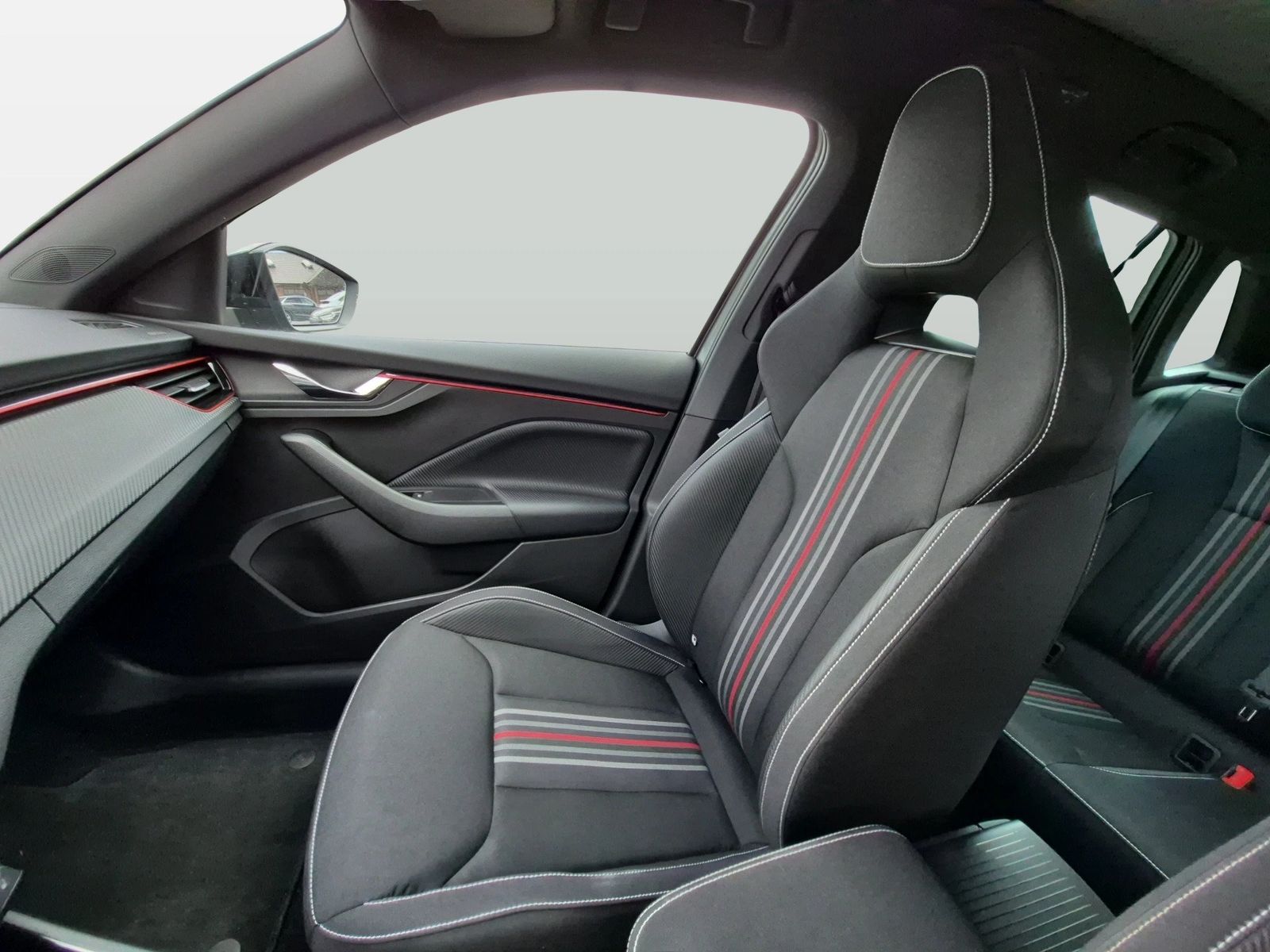 Fahrzeugabbildung SKODA Kamiq Monte Carlo 1.5l TSI 110kW 7-Gang-DSG Matr - mit KI generiert/bearbeitet