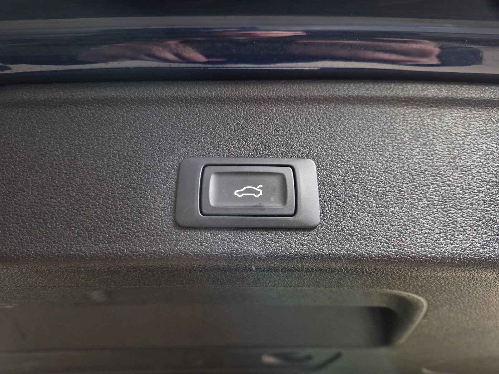 Fahrzeug autohaus mense Fahrzeugabbildung Audi A4 Avant 40 TDI quattro S tronic S line Matrix P - mit KI generiert/bearbeitet