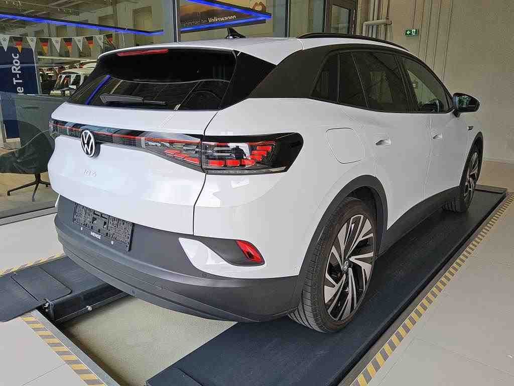 Fahrzeug autohaus mense Fahrzeugabbildung Volkswagen ID.4 Pro Performance IQ.Light Matrix CarPlay AHK