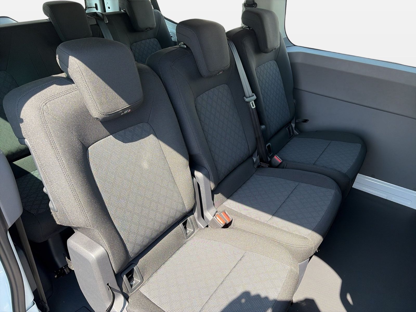 Fahrzeug autohaus mense Fahrzeugabbildung Volkswagen NFZ Transporter Kombi Motor: 2.0 l TDI 81 kW 6-G