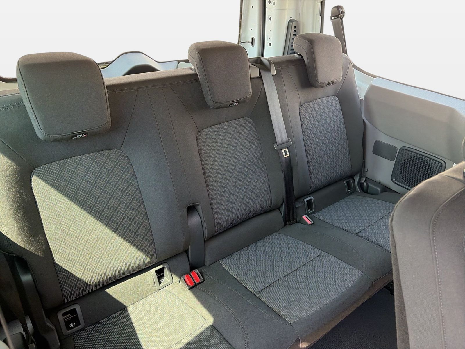 Fahrzeug autohaus mense Fahrzeugabbildung Volkswagen NFZ Transporter Kombi Motor: 2.0 l TDI 81 kW 6-G