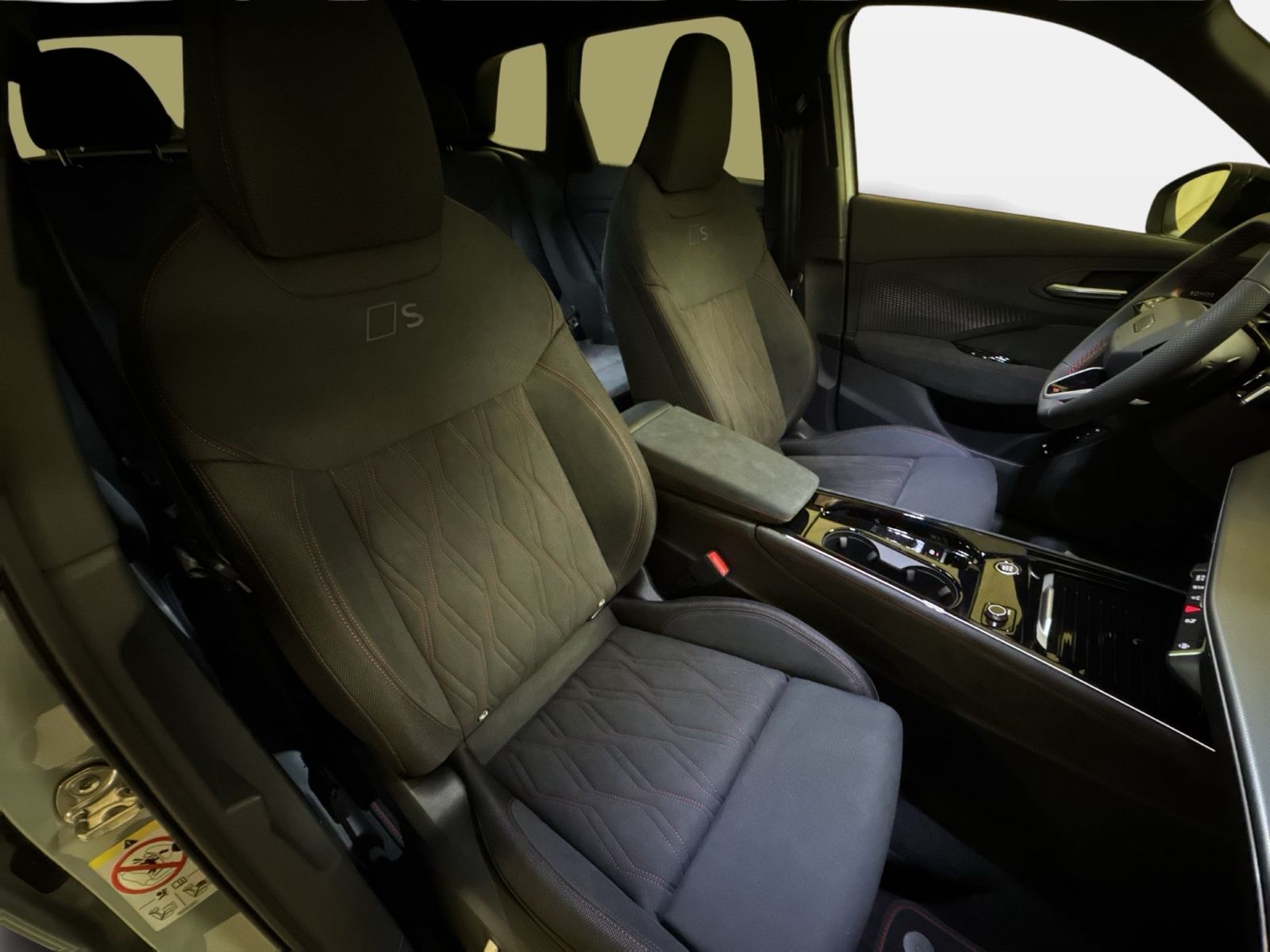 Fahrzeugabbildung Audi Q3 SUV e-hybrid 200 kW S tronic Matrix CarPlay S